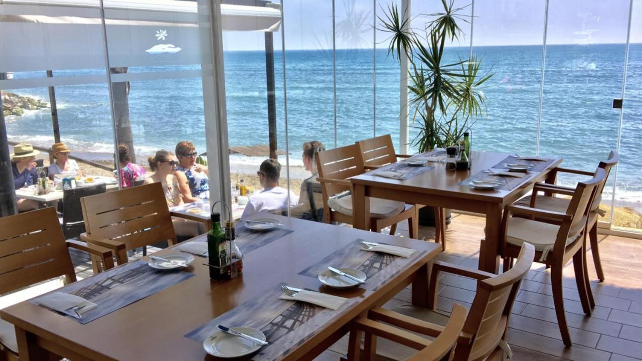 Mi Capricho, Beachfront, Grownfloor, Private Garden & Terrace Sitio de Calahonda Kültér fotó