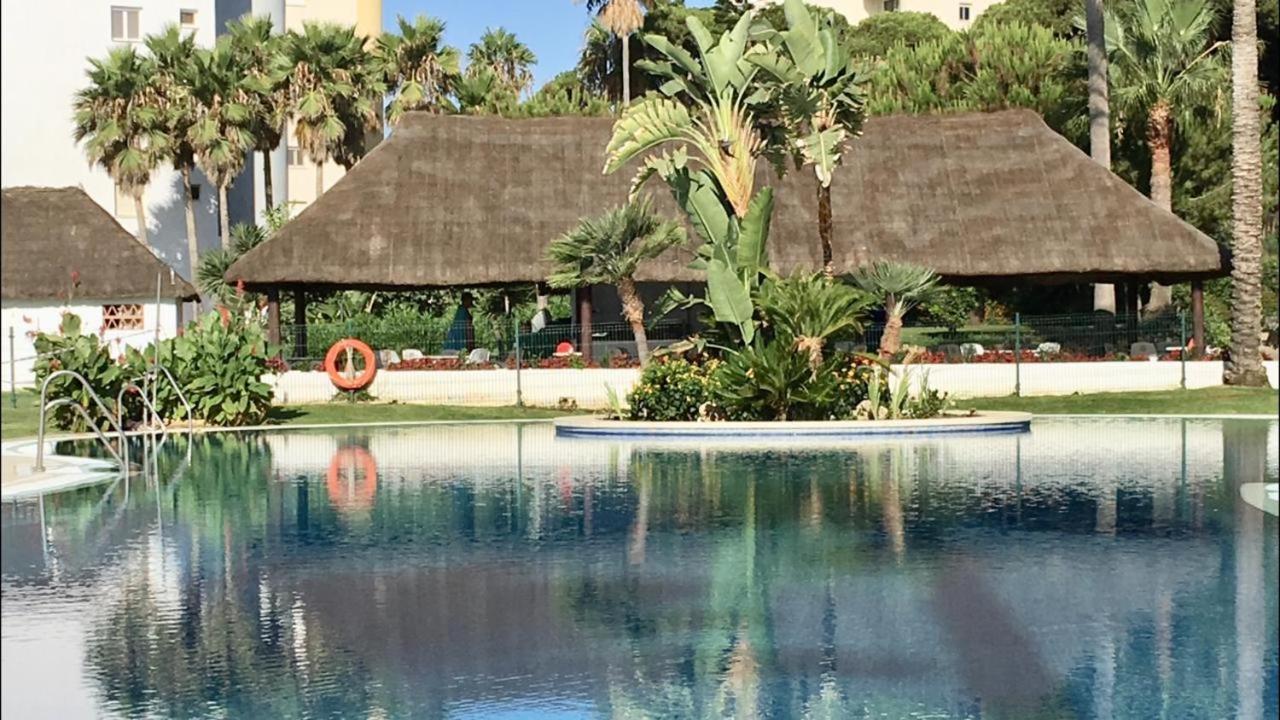 Mi Capricho, Beachfront, Grownfloor, Private Garden & Terrace Sitio de Calahonda Kültér fotó