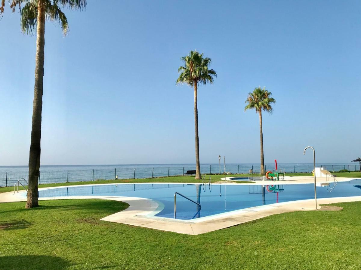 Mi Capricho, Beachfront, Grownfloor, Private Garden & Terrace Sitio de Calahonda Kültér fotó