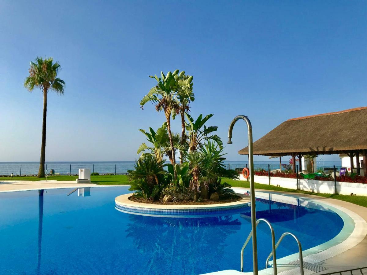 Mi Capricho, Beachfront, Grownfloor, Private Garden & Terrace Sitio de Calahonda Kültér fotó
