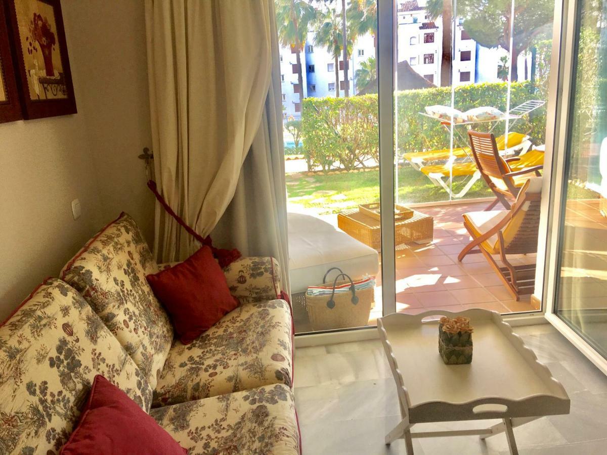 Mi Capricho, Beachfront, Grownfloor, Private Garden & Terrace Sitio de Calahonda Kültér fotó