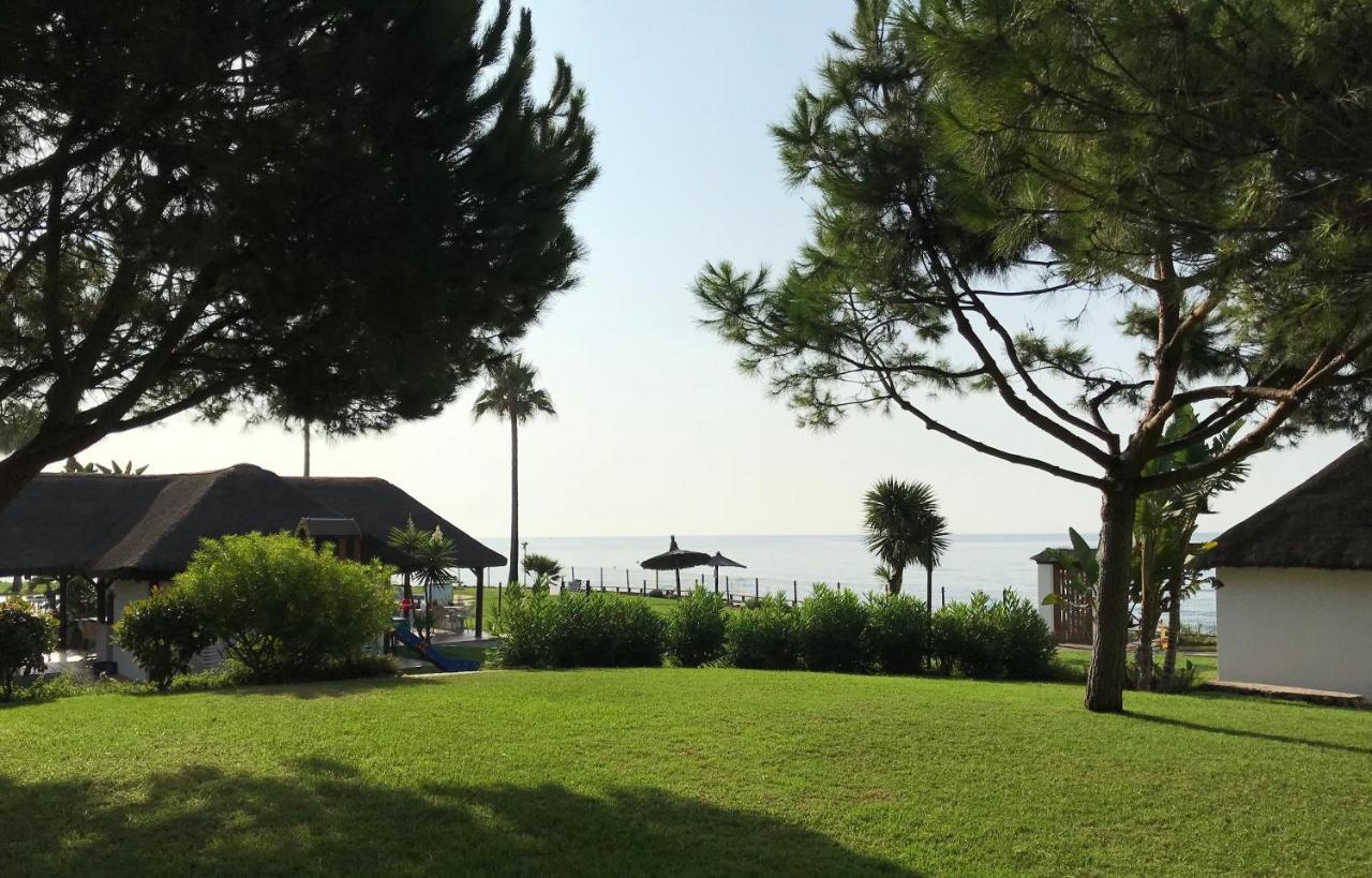 Mi Capricho, Beachfront, Grownfloor, Private Garden & Terrace Sitio de Calahonda Kültér fotó